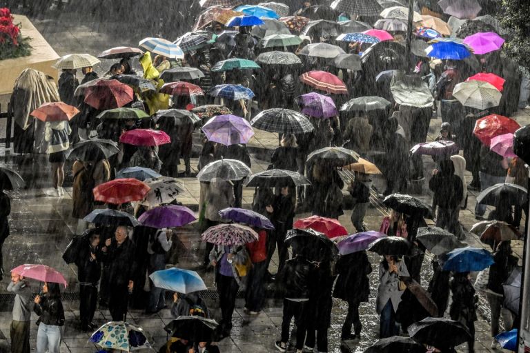 Κακοκαιρία “Adel”: Ισχυρή καταιγίδα στην Αττική,πλημμύρες και κατολισθήσεις στα δυτικά