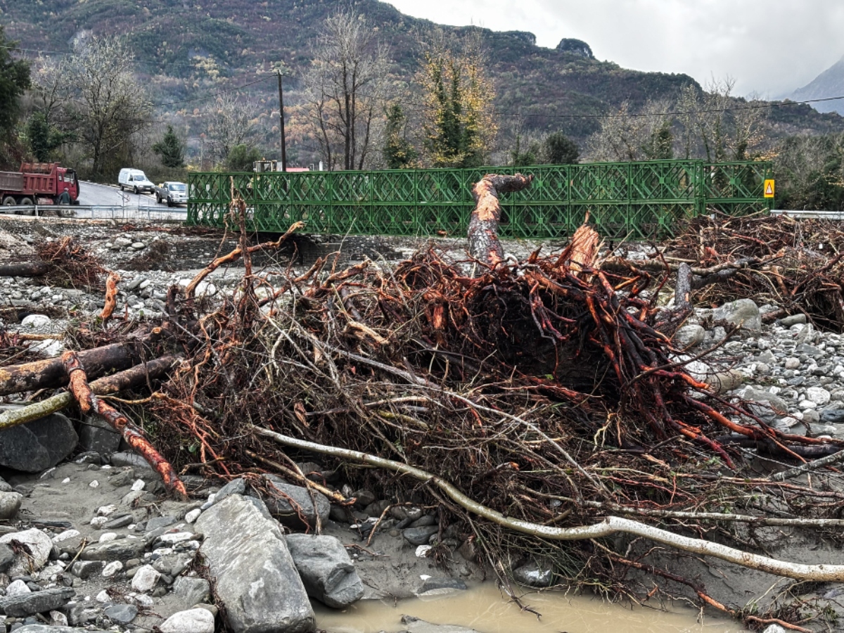 Κακοκαιρία: Σε κατάσταση έκτακτης ανάγκης περιοχές σε Ήπειρο και Καστοριά – Σπίτια κατέρρευσαν