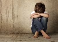 Φρίκη! Ασελγούσε στα ανίψια του 2 και 4 ετών για να ικανοποιήσει τον 40χρονο σύντροφό του