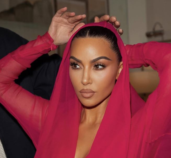 Kim Kardashian: Η διάγνωση για ανεύρυσμα, οι «τρύπες» στον εγκέφαλο και το άγχος που χτυπά την υγεία της