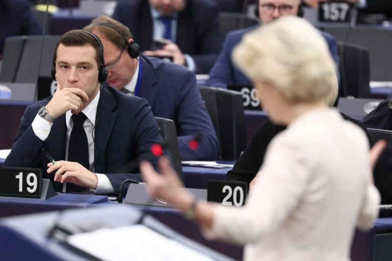 Νέο πολιτικό τοπίο στην ΕΕ: Κεντροδεξιοί και άκρα δεξιά ενώνουν δυνάμεις και σπάνε τα όρια