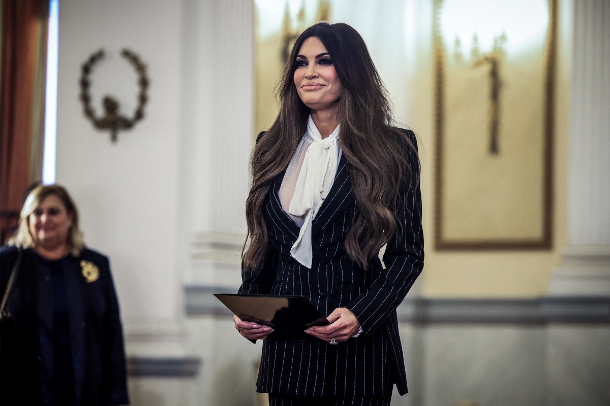 Η Κίμπερλι Γκιλφόιλ υπέβαλε τα διαπιστευτήριά της στον Κωνσταντίνο Τασούλα – Ο διάλογος τους [vid,pics]