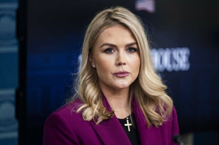 ΗΠΑ: Η Εκπρόσωπος Τύπου του Λευκού Οίκου Κατακεραυνώνει το BBC ως «Μηχανή Προπαγάνδας»