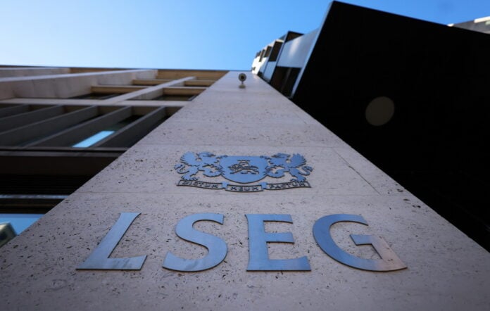 «Βουτιά» στο Λονδίνο: FTSE 100 σε χειρότερη ημέρα από Απρίλιο