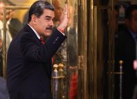 Ο Τραμπ κρατά το «όπλο πάνω στο τραπέζι» – Μαδούρο και διάλογος στην ατζέντα