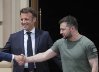 Ο Μακρόν Υποδέχεται τον Ζελένσκι: Η Γαλλία Δίνει Στρατιωτική και Οικονομική Στήριξη στην Ουκρανία!
