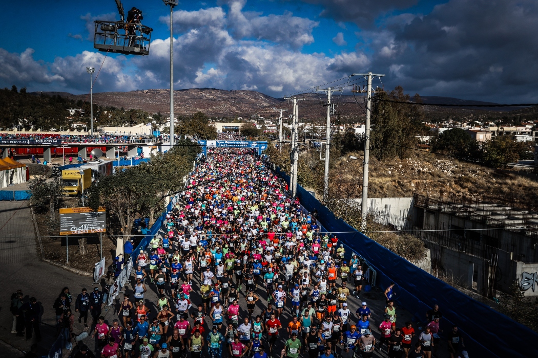 42ος Αυθεντικός Μαραθώνιος Αθήνας: Πώς θα κινηθούν τα ΜΜΜ – Ποιοι δρόμοι θα είναι κλειστοί