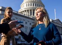 ΗΠΑ: Παιραιτήθηκε από το Κογκρέσο η ηγετική μορφή του MAGA Τέιλορ Γκριν, πλέον στο στόχαστρο του Τραμπ