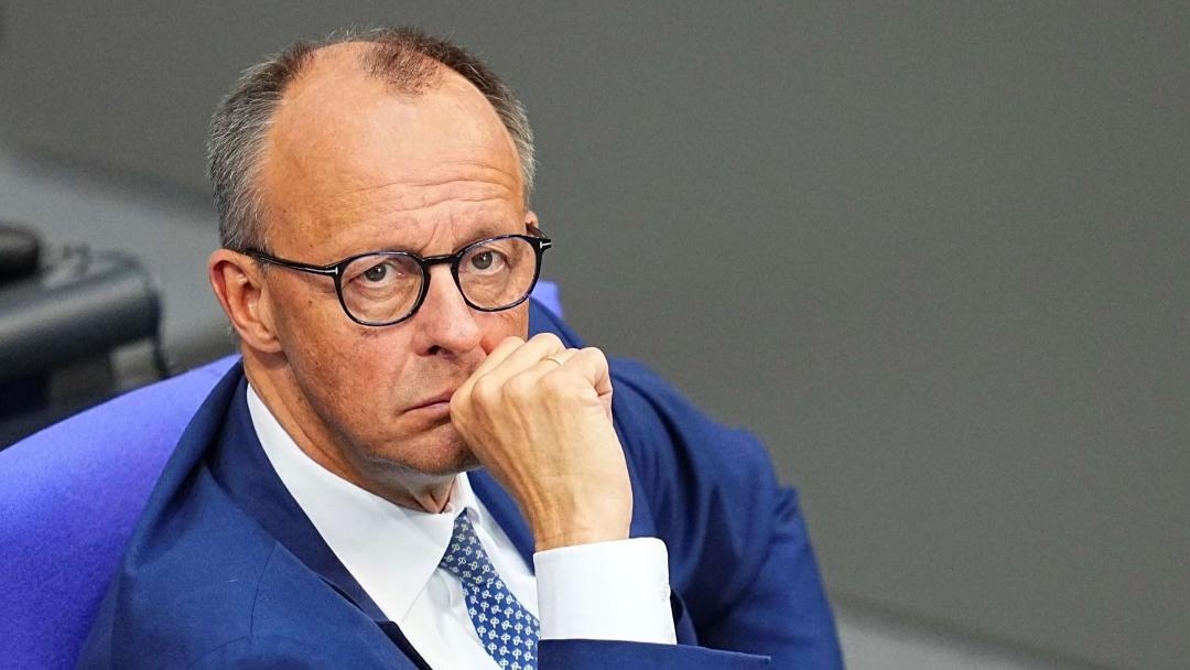 Σε «συμπληγάδες» ο Μερτς – Η Γερμανία πιο κοντά από ποτέ σε πολιτική άβυσσο