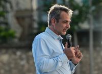 Αναβρασμός στη Θράκη: Αγρότες περικύκλωσαν τον Πρωθυπουργό – «Από την πίσω πόρτα» έφυγε ο Μητσοτάκης