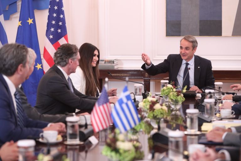 Στο Μαξίμου οι υπουργοί Εσωτερικών και Ενέργειας των ΗΠΑ και η Γκίλφοϊλ -Αύριο η Διατλαντική Σύνοδος