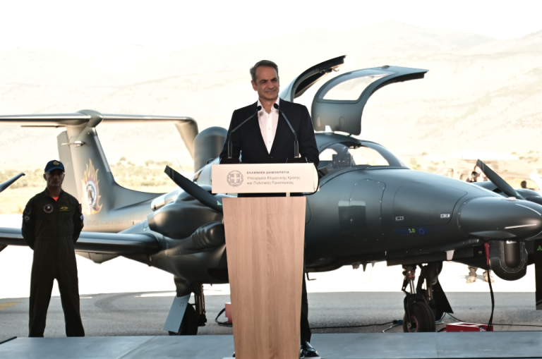 Μητσοτάκης: Η παραλαβή των 3 αεροσκαφών DA62 MPP σηματοδοτεί νέα εποχή για το Πυροσβεστικό Σώμα