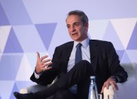 Ο Μητσοτάκης δίνει 1,76 δισ. ευρώ για παιδιά, οικογένειες και νέα προγράμματα στέγης