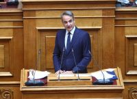 Μητσοτάκης από Βουλή: Η απάντηση στην ακρίβεια είναι η μόνιμη αύξηση εισοδημάτων [vid]