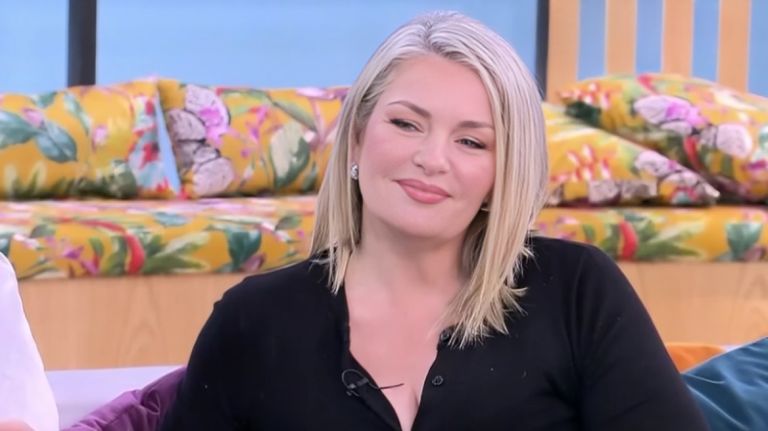 Μουτάφη για τον υιοθετημένο γιο της: Δεν έχω νιώσει ποτέ ότι τον αντιμετωπίζουν διαφορετικά