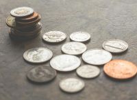 Έξοδος στις αγορές 8 δισ. ευρώ το 2026: Η Ελλάδα προγραμματίζει μειώσεις χρέους και νέο 10ετές ομόλογο