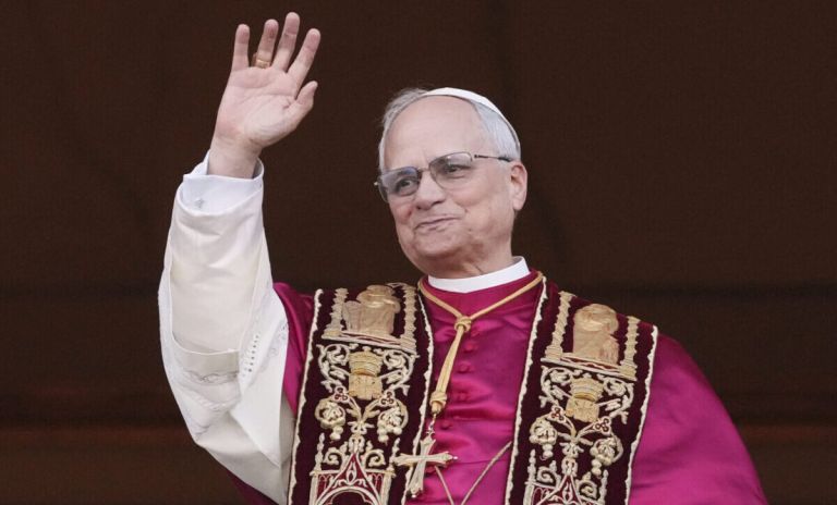 Πάπας Λέων: Στο Μπλε Τζαμί με σεβασμό, αλλά χωρίς προσευχή – «Περισυλλογή και ακρόαση»