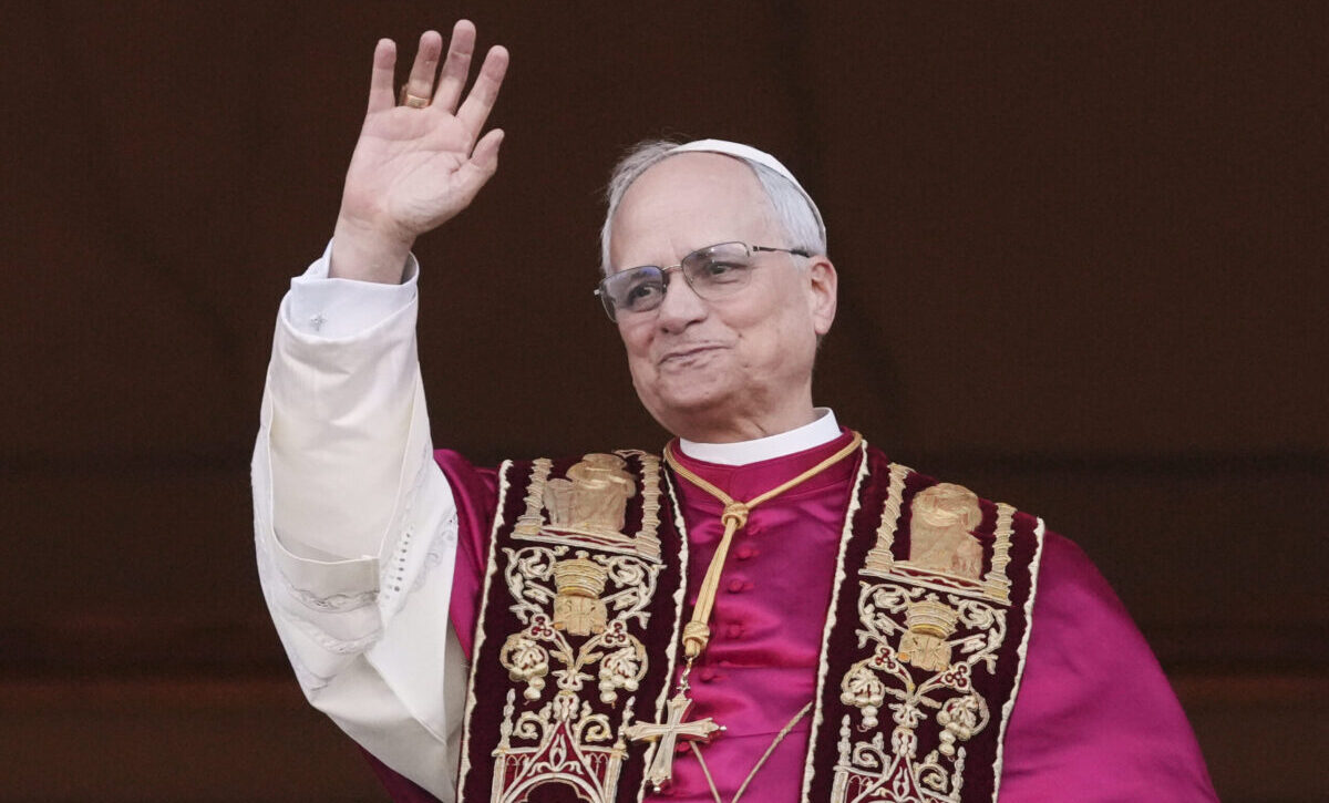 Πάπας Λέων: Στο Μπλε Τζαμί με σεβασμό, αλλά χωρίς προσευχή – «Περισυλλογή και ακρόαση»