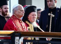 Νίκαια 1700 χρόνια μετά: Πατριάρχης Βαρθολομαίος και Πάπας Λέων ΙΔ’ σφραγίζουν ιστορική χριστιανική ενότητα