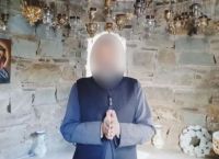 «Κοκαΐνη στην κουζίνα του ναού» – Η συγκλονιστική απολογία του ρασοφόρου YouTuber