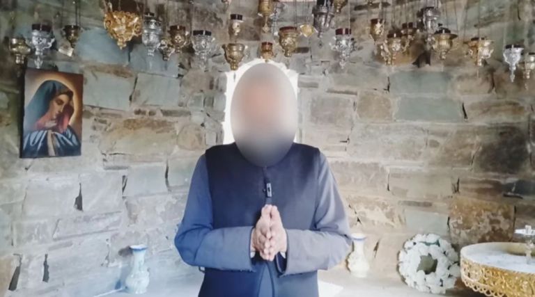 Ποιος Είναι ο Ρασοφόρος με την Κοκαΐνη: Από Μοντέλο και Τραγουδιστής σε «Αρχιεπίσκοπο» Παλαιοημερολογιτών