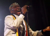 ΠΕΘΑΝΕ Ο «ΠΡΕΣΒΕΥΤΗΣ ΤΗΣ ΡΕΓΚΕ»: Τζίμι Κλιφ – Η φωνή πίσω από «The Harder They Come» «έφυγε» από πνευμονία!