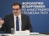 “Pierrakakis Exposes Tsipras’ Referendum: The End of Illusions!”