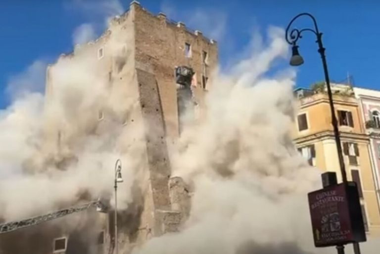 Ρώμη: Μερική κατάρρευση του «Πύργου των Κόμηδων» κοντά στο Κολοσσαίο – Τέσσερις εργάτες τραυματίες
