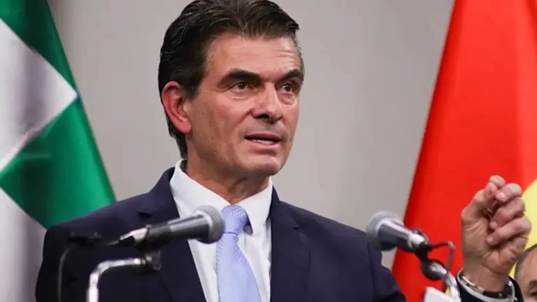 Ροντρίγκο Πας Περέιρα: Ο πρόεδρος που γυρίζει σελίδα στη Βολιβία μετά από 2 δεκαετίες αριστερής διακυβέρνησης