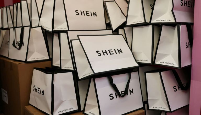 Γαλλία Σφίγγει Κλοιό στη Shein: Κούκλες Παιδοφιλίας, Παράνομα Προϊόντα – Ελλάδα σε Αναμονή