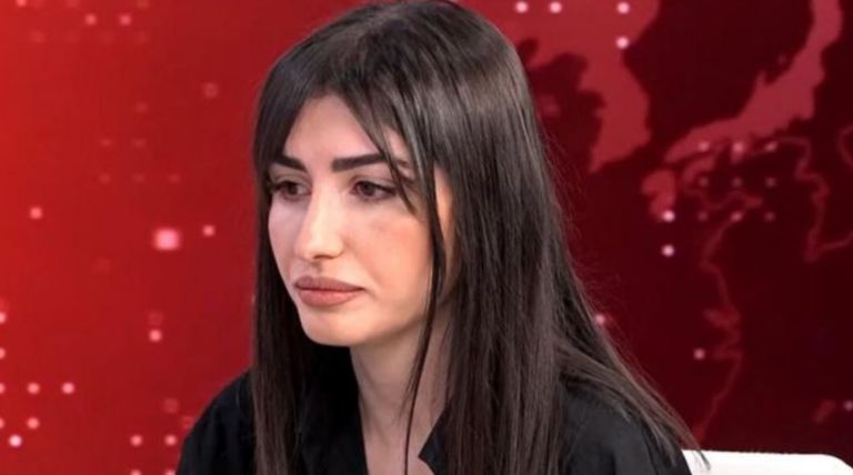 Τέμπη: «Σερνόμουν στις ράγες με κομμένο πόδι για να σωθώ», συγκινεί η Ντίνα που κατάφερε και βγήκε ζωντανή