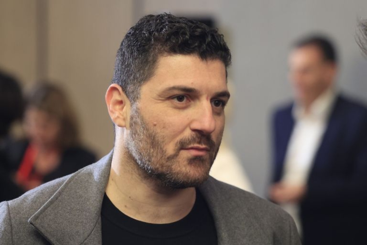 Διονύσης Τεμπονέρας στο pagenews.gr: Η λύση μπροστά στον καθρέφτη