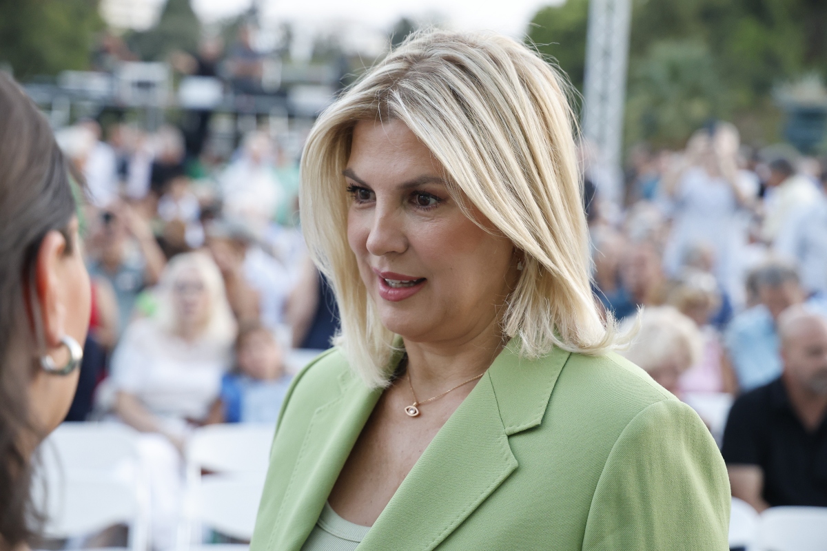 ΠΑΣΟΚ – Τσίπρας: «Ανοιχτή πόρτα» για διάλογο με… κόκκινη γραμμή τον Ανδρουλάκη λέει η Θρασκιά