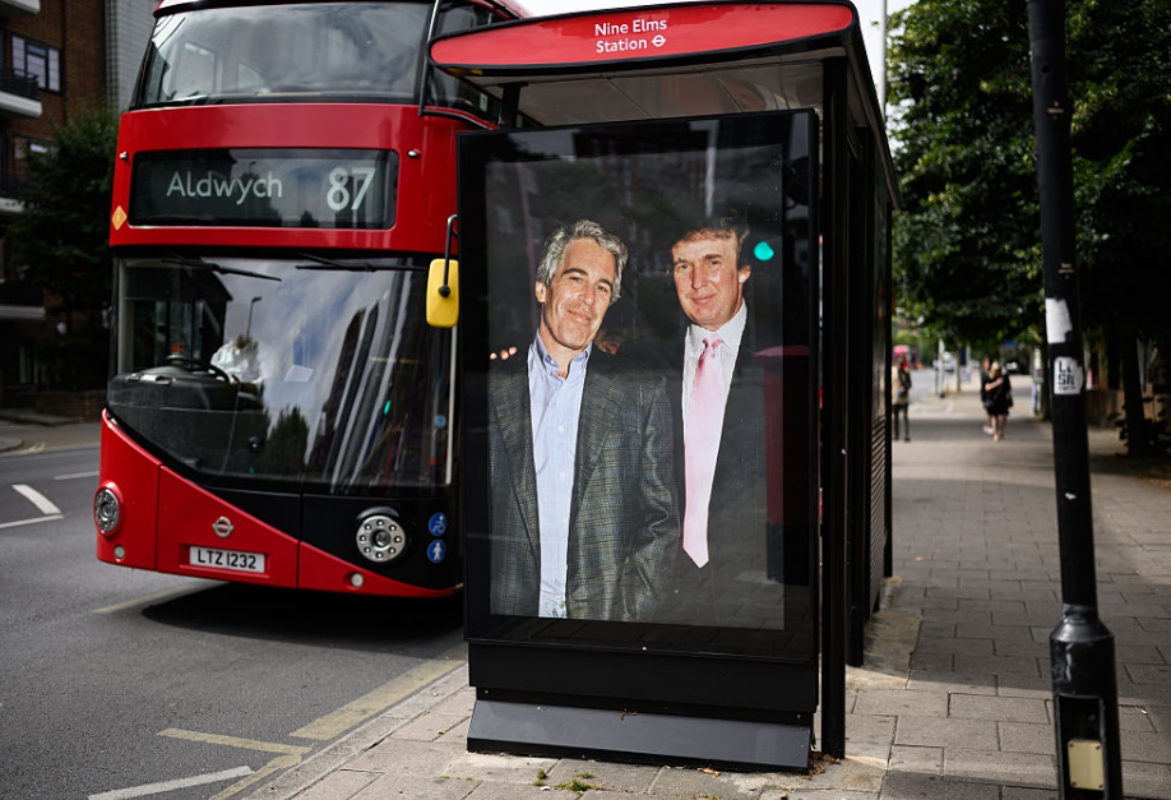 Ο Μαρκ Επσταϊν διαψεύδει ότι ο Τραμπ είχε σεξουαλική επαφή με τον Μπιλ Κλίντον