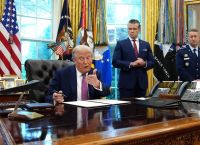 Ο Τραμπ σε Στρατιωτικό Συναγερμό: Βενεζουέλα, Ναρκωτικά και Πολεμικό Σχέδιο στο Γραφείο του!