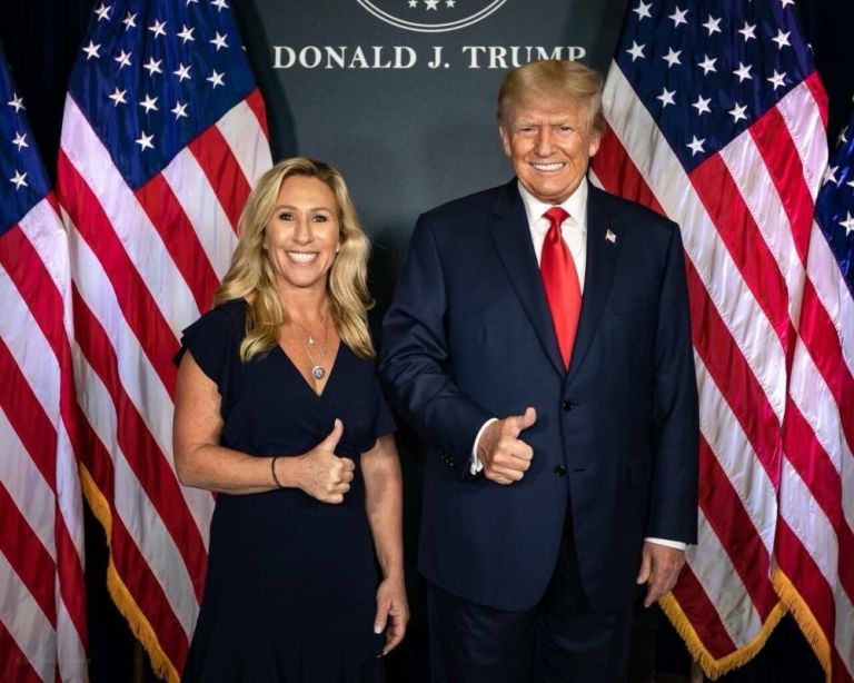 Ο Τραμπ βιώνει την πρώτη σοβαρή ρήξη εντός του «στρατοπέδου» MAGA