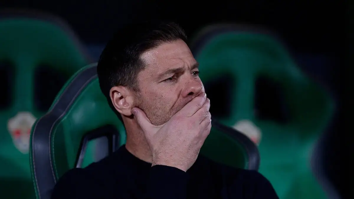 ΤΣΑΜΠΙ ΑΛΟΝΣΟ στο χείλος της αβύσσου: «Ήττα στο Καραϊσκάκης = ΑΠΟΛΥΣΗ!»