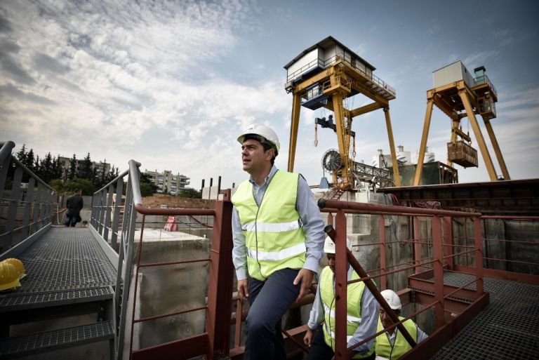 Ο Τσίπρας και… τα «χρυσά» ένσημα: Έλυσε τον γρίφο της επαγγελματικής του διαδρομής