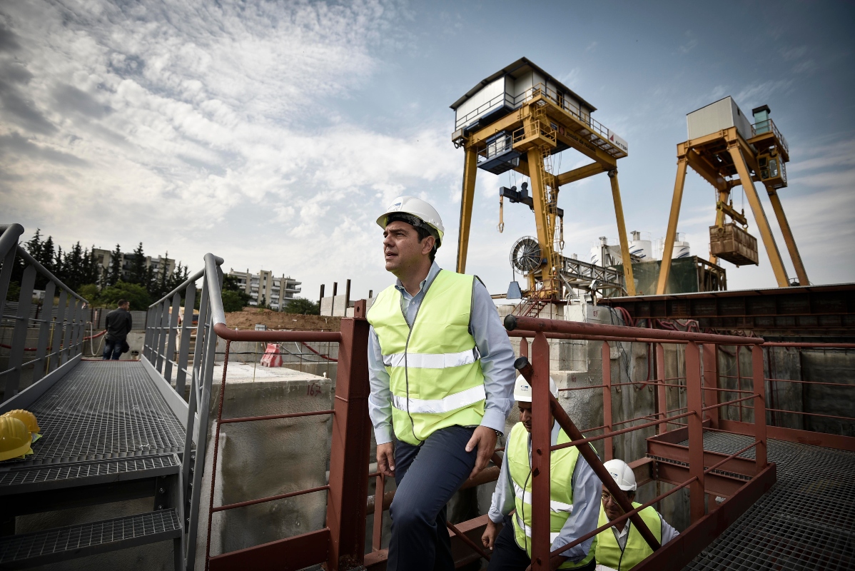 Ο Τσίπρας και… τα «χρυσά» ένσημα: Έλυσε τον γρίφο της επαγγελματικής του διαδρομής