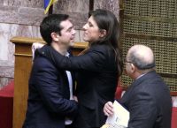 Καταιγίδα για το βιβλίο Τσίπρα: Η Κωνσταντοπούλου τον λέει ‘προδότη’ – Ηθικά ερωτήματα ξανά στο προσκήνιο