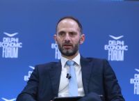 Τζούρος: Προκλήσεις και Ρίσκα στην Ενεργειακή Μετάβαση – «Οφέλη σε Καταναλωτές Δεν Φαίνονται Άμεσα»