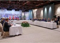 FT:Ειρηνευτική αποστολή στο Ντουμπάι: ΗΠΑ, Ρωσία και Ουκρανία σε κεκλεισμένων θυρών συνομιλίες