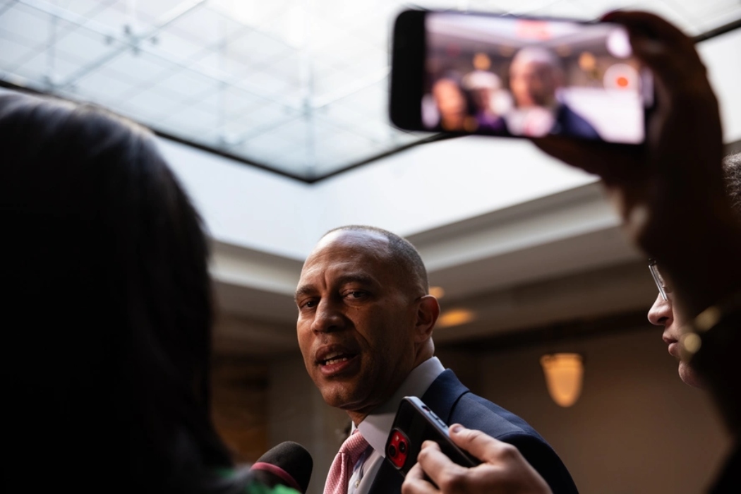 Οργή Δημοκρατικών για το τέλος της 43ήμερης διακοπής λειτουργίας – Οι εντάσεις παραμένουν