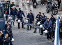 «Ανοίξτε μου να πάω στην κηδεία!» – Οδύνη και χάος στις φυλακές μετά τη βεντέτα στα Βορίζια