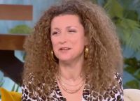 Κατερίνα Βρανά: «Μια κυρία θίχτηκε που είπα τον εαυτό μου ανάπηρη – Αυτή είναι η λέξη και δεν πειράζει»