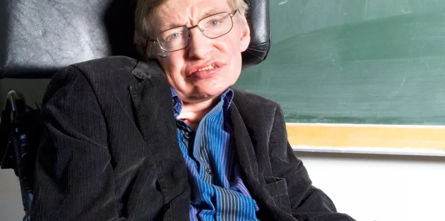 Στίβεν Χόκινγκ: «Ο Εγκέφαλος Είναι Υπολογιστής που Σβήνει – Δεν Υπάρχει Μεταθανάτια Ζωή»