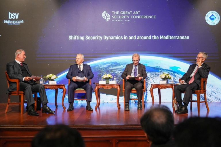 Αποστολάκης–Ακάρ πρόσωπο με πρόσωπο στην Κωνσταντινούπολη: Διάλογος με κόκκινες γραμμές στην Αν.Μεσόγειο