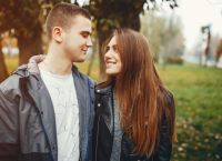 Γιατί ερωτευόμαστε αλλιώς στα 17 και αλλιώς στα 37; Οι επιστήμονες αποκαλύπτουν τι συμβαίνει στον εγκέφαλο