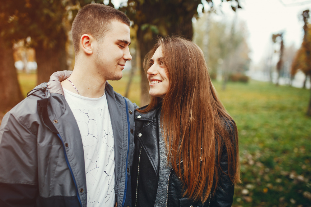 Γιατί ερωτευόμαστε αλλιώς στα 17 και αλλιώς στα 37; Οι επιστήμονες αποκαλύπτουν τι συμβαίνει στον εγκέφαλο