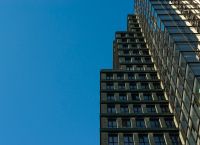 Χρηματιστήριο «ανάβει μηχανές» για Νέα Υόρκη: ΔΕΗ, HelleniQ Energy και AKTOR στο μικροσκόπιο των ξένων